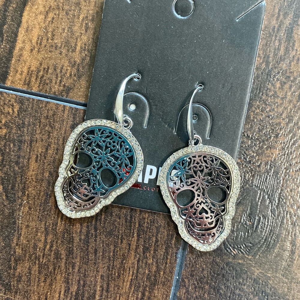Sugar skull earrings Zapps clothing